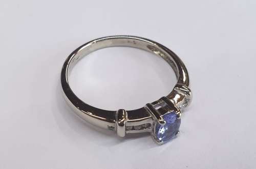 White Gold Diamond & Tanzanite Ring